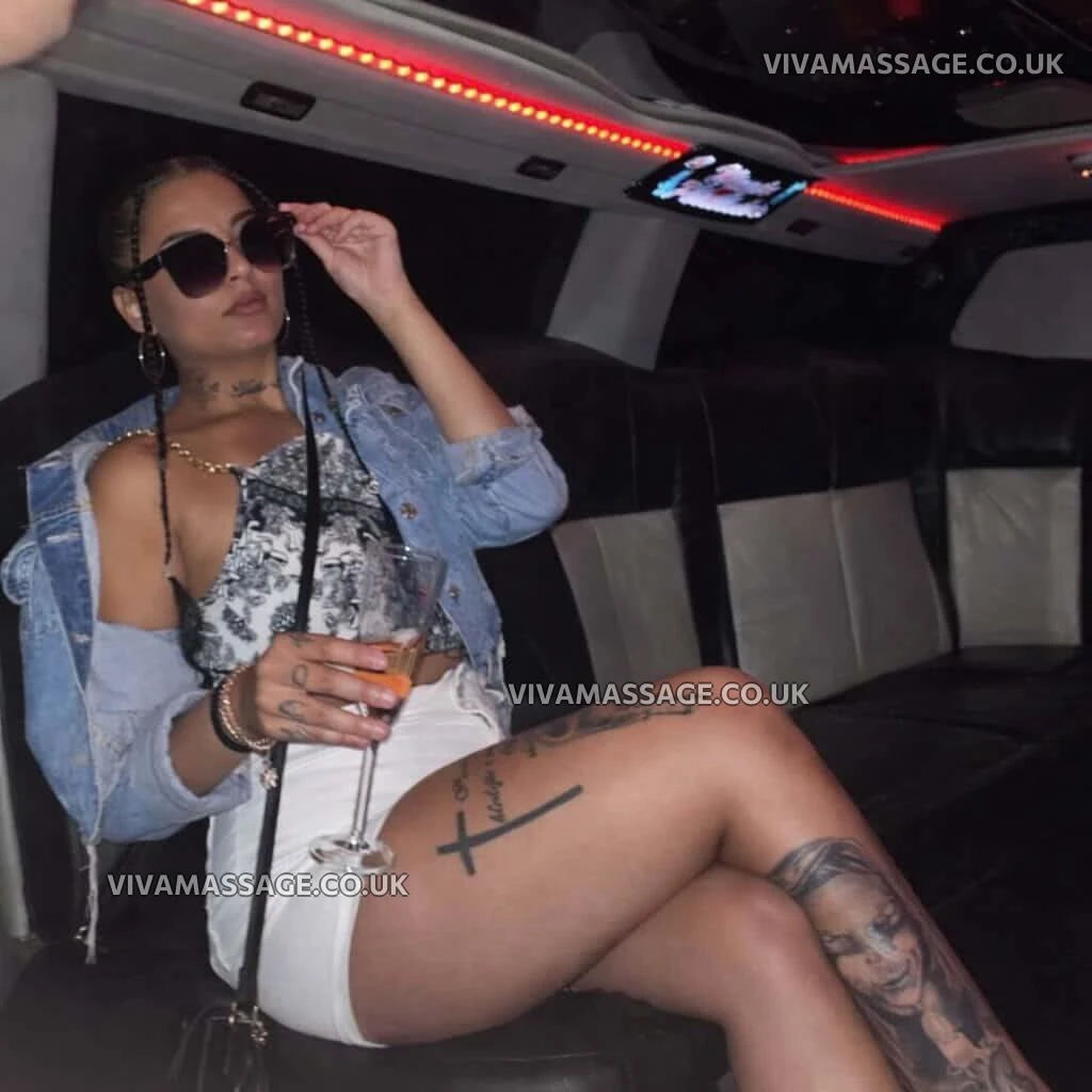 Photo 1 of YASMINA_GREY