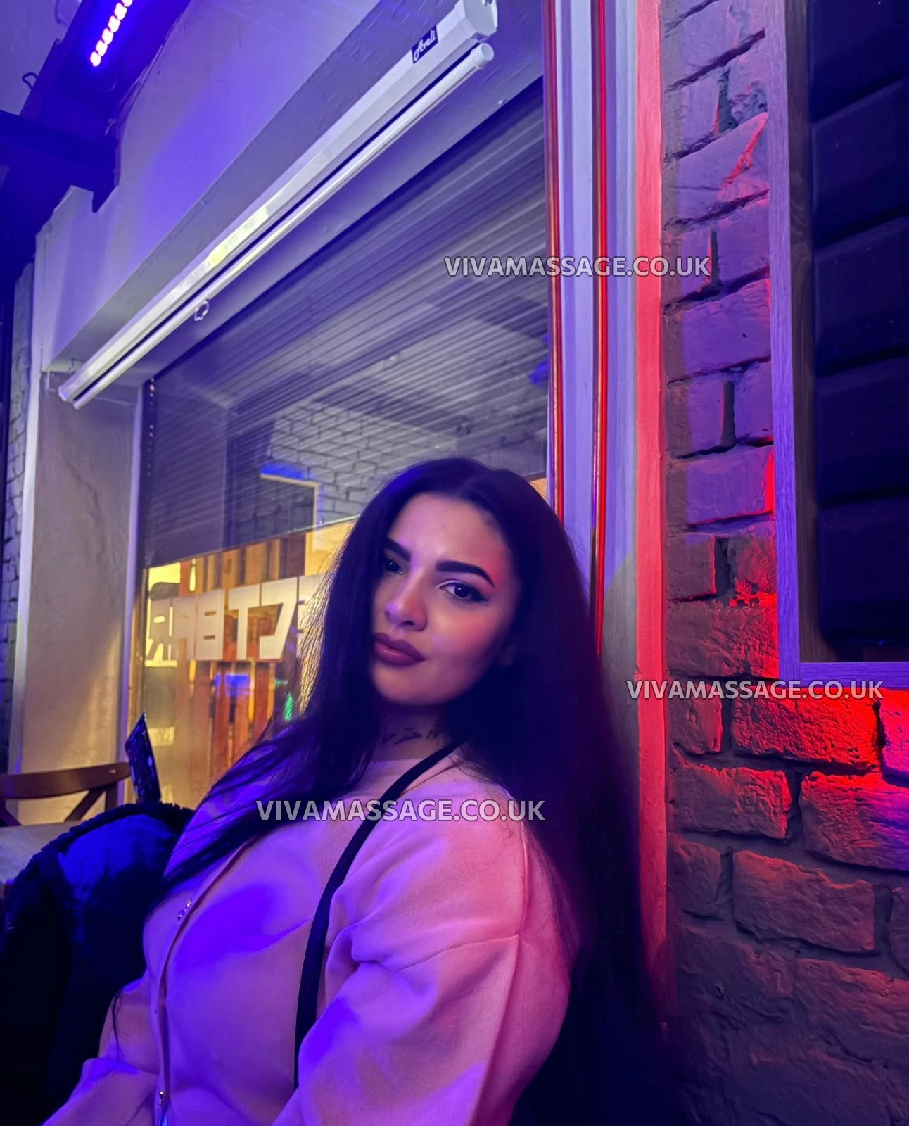 Photo 3 of YASMINA_GREY