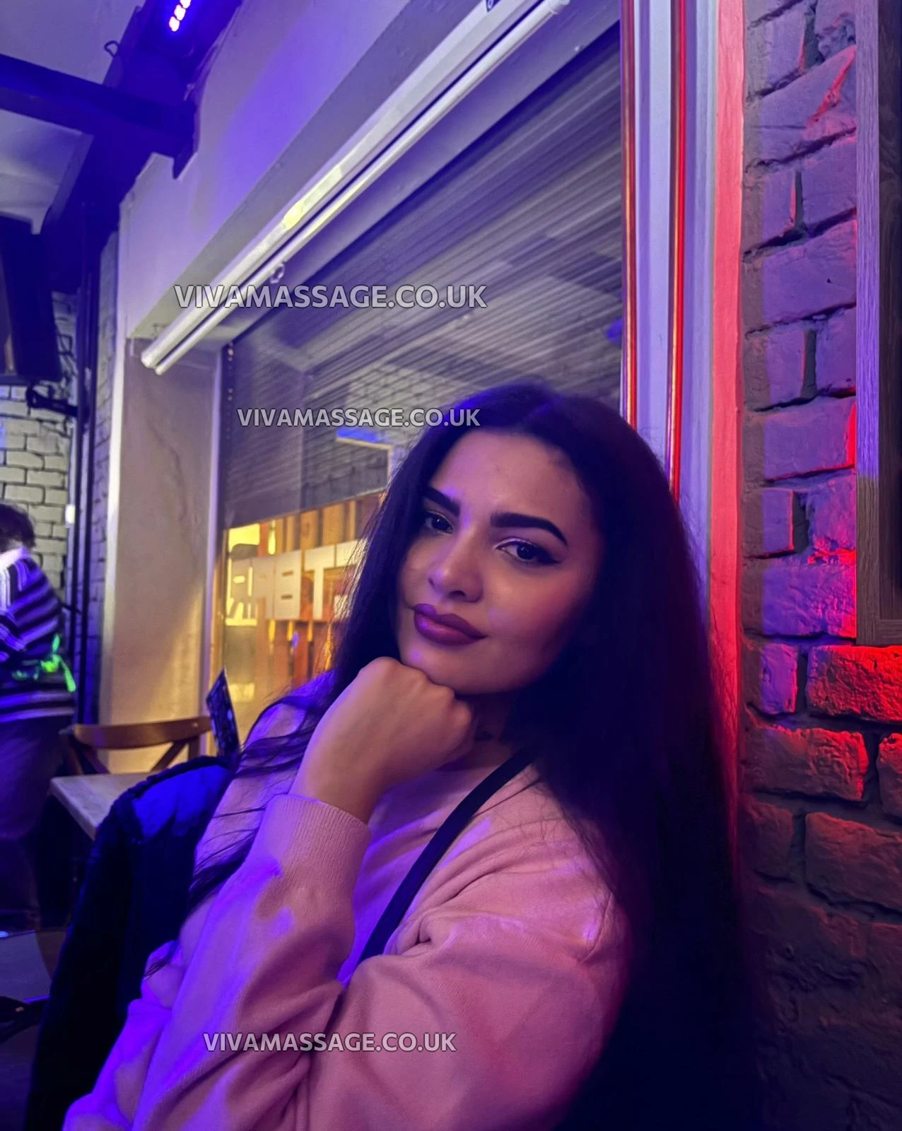 Photo 4 of YASMINA_GREY