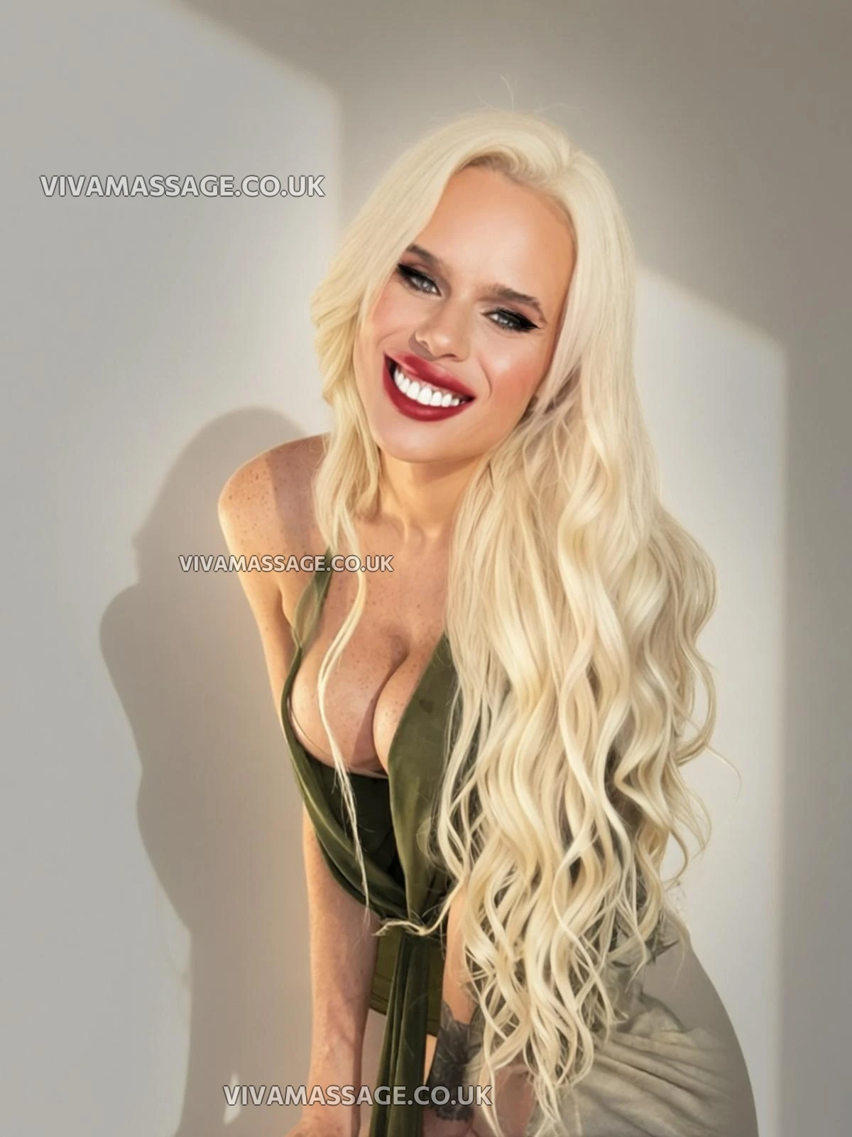 Photo 36 of MelanieJoliiee