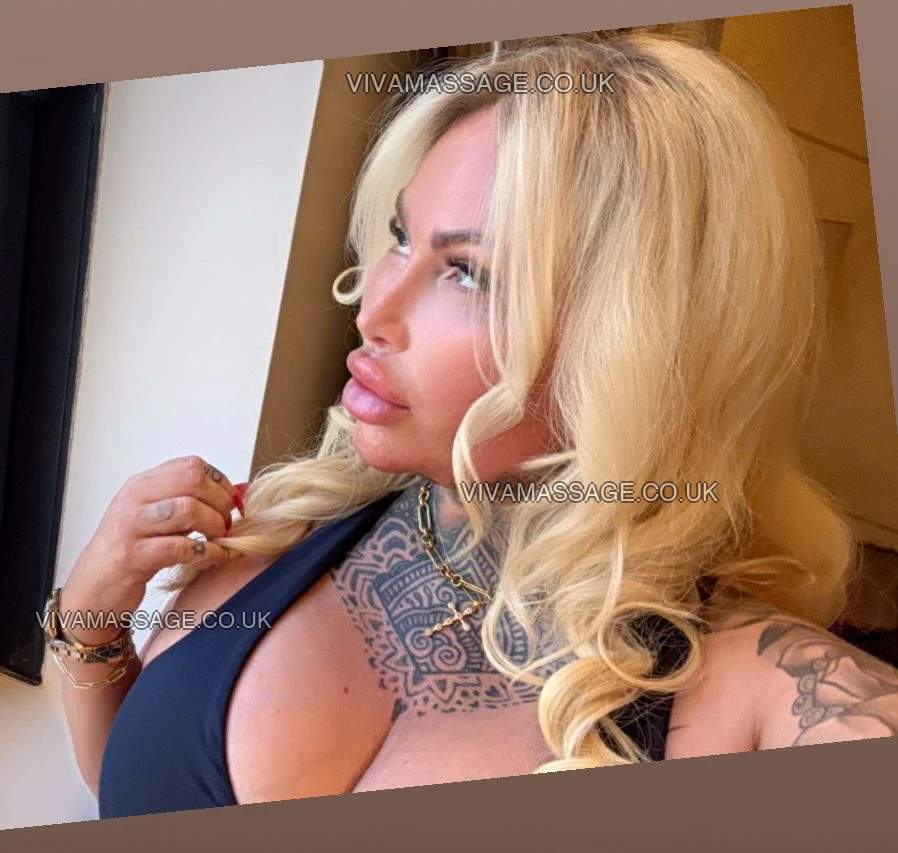 Photo 37 of EnglishBarbie_Candy 