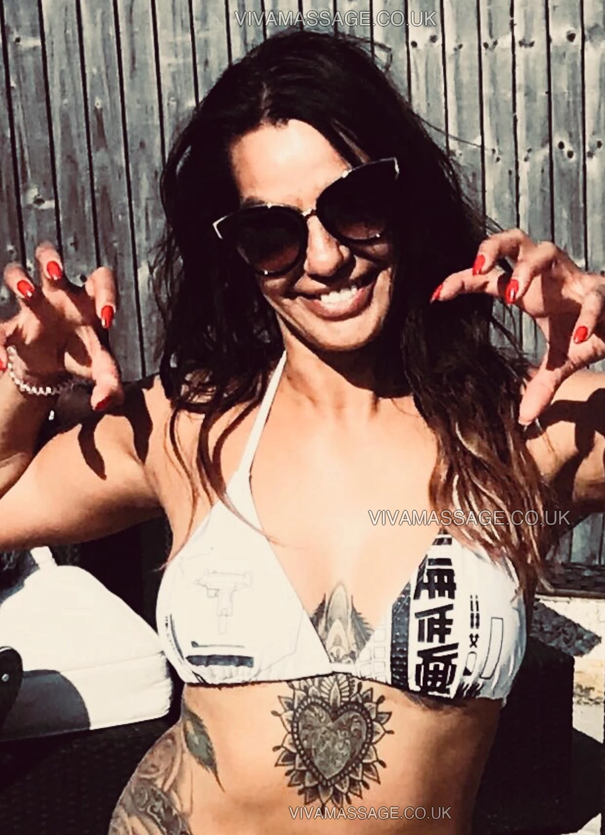 Photo 6 of LusciousLeggyLola