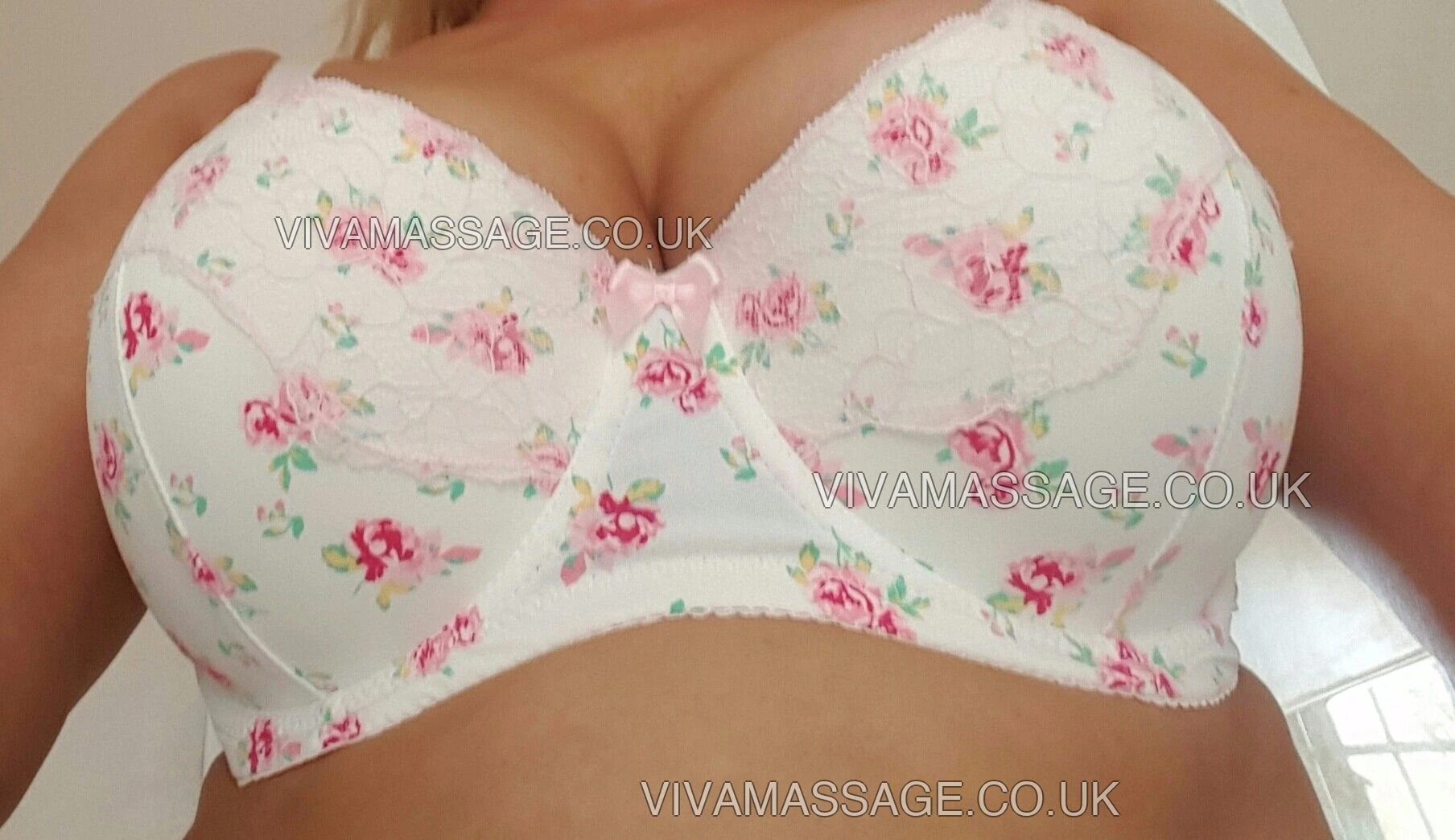 Photo 3 of sophisticated Sarah