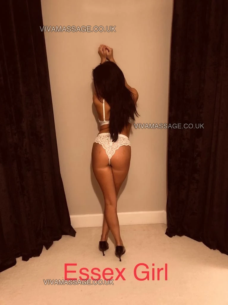 Photo 12 of English Bombshell ! 