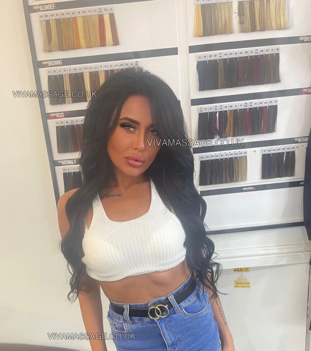 Photo 33 of English Bombshell !