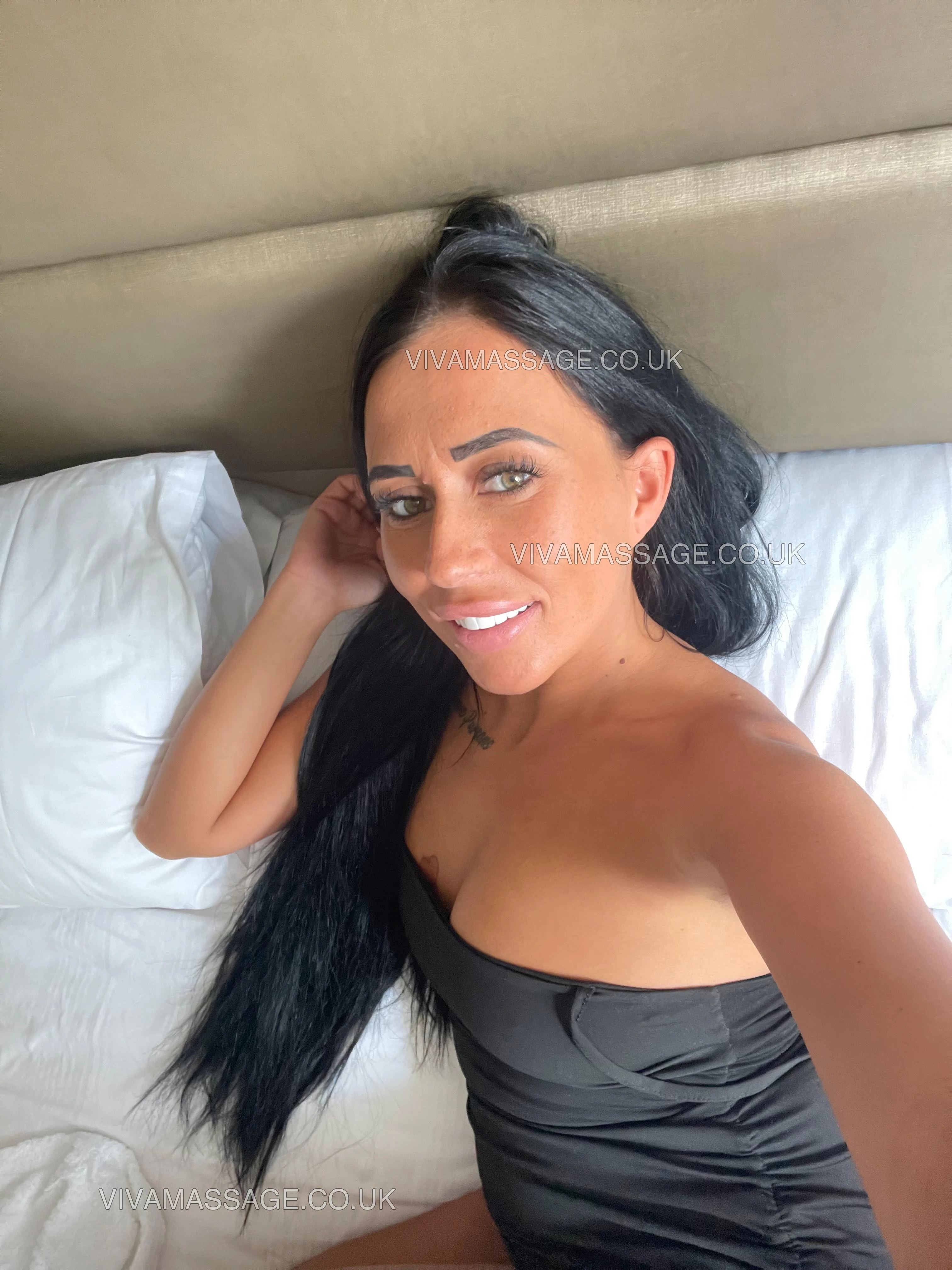 Photo 26 of English Bombshell !