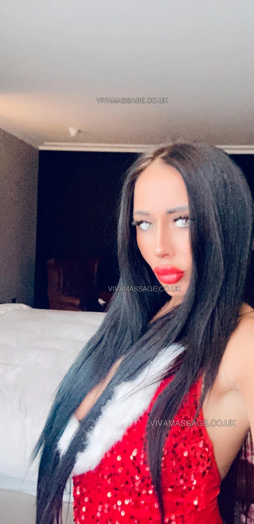 Photo 25 of English Bombshell !