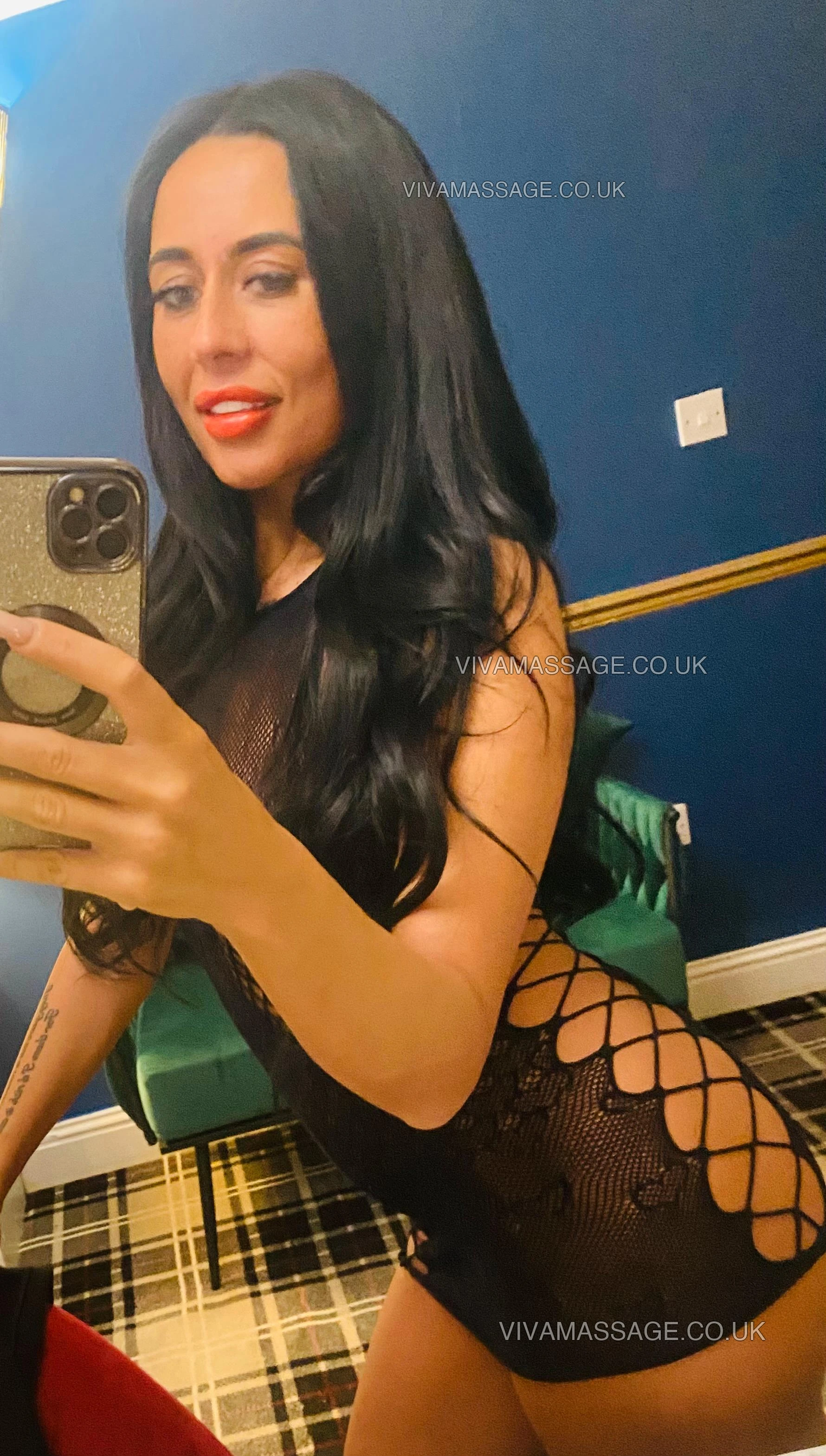 Photo 17 of English Bombshell !