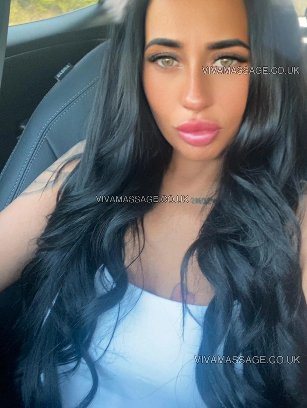 Photo 9 of English Bombshell !