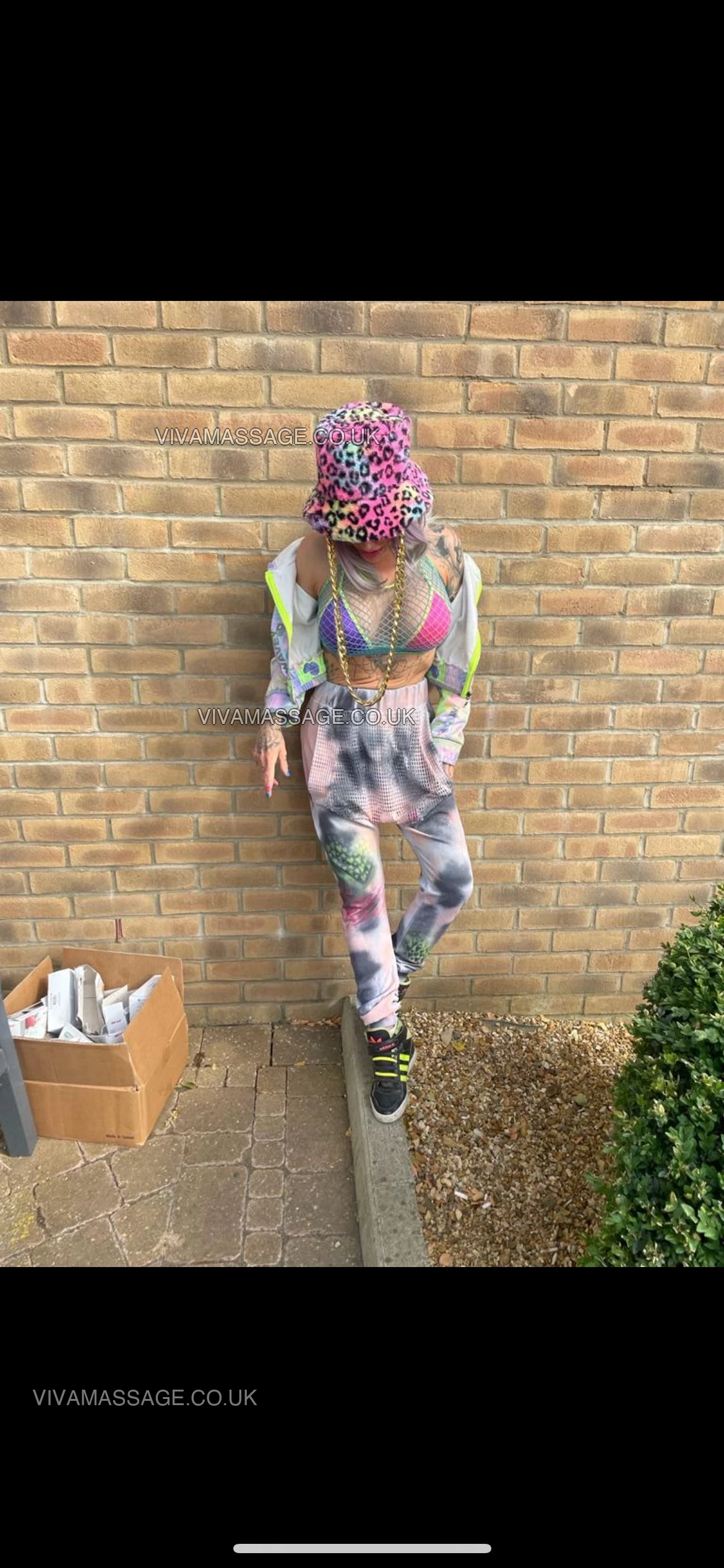 Photo 10 of BillieBlows