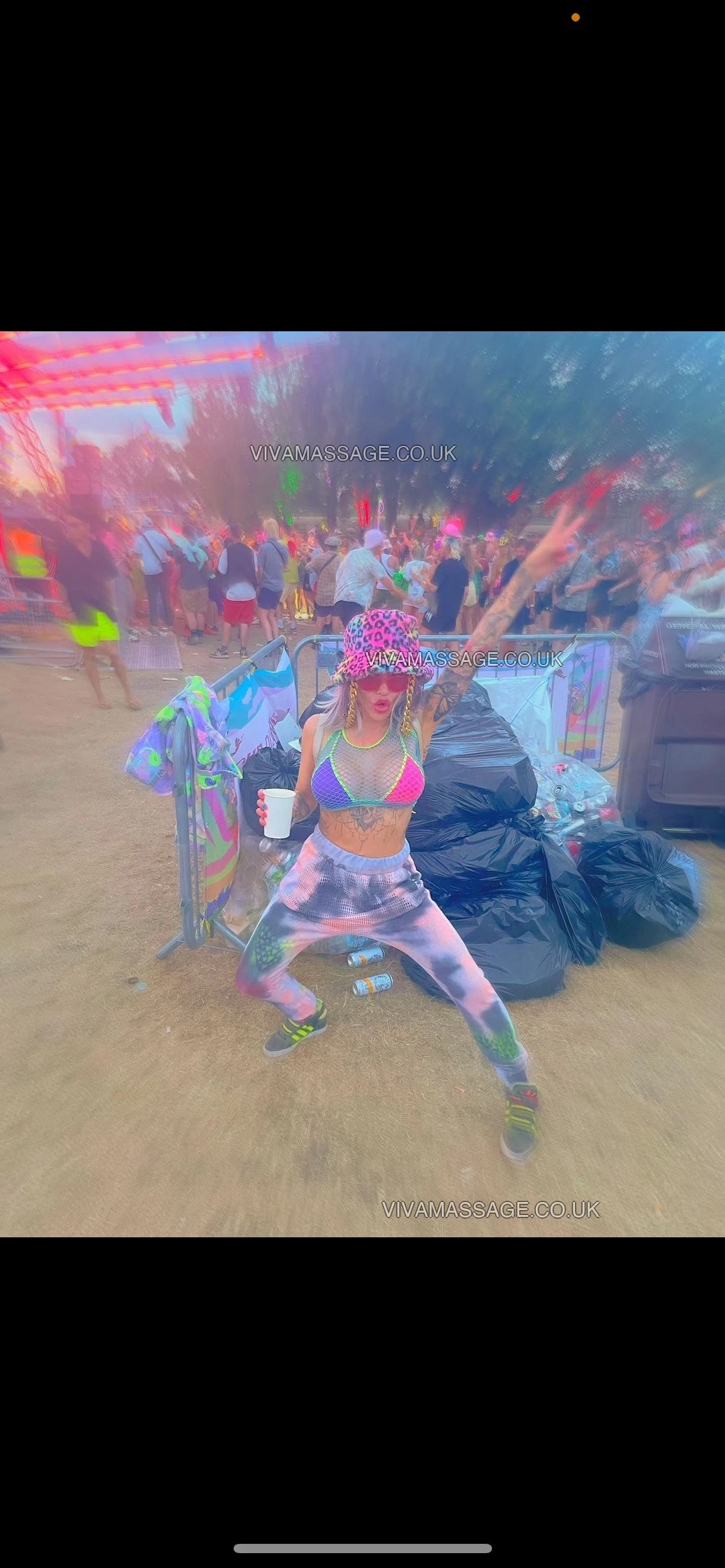 Photo 11 of BillieBlows