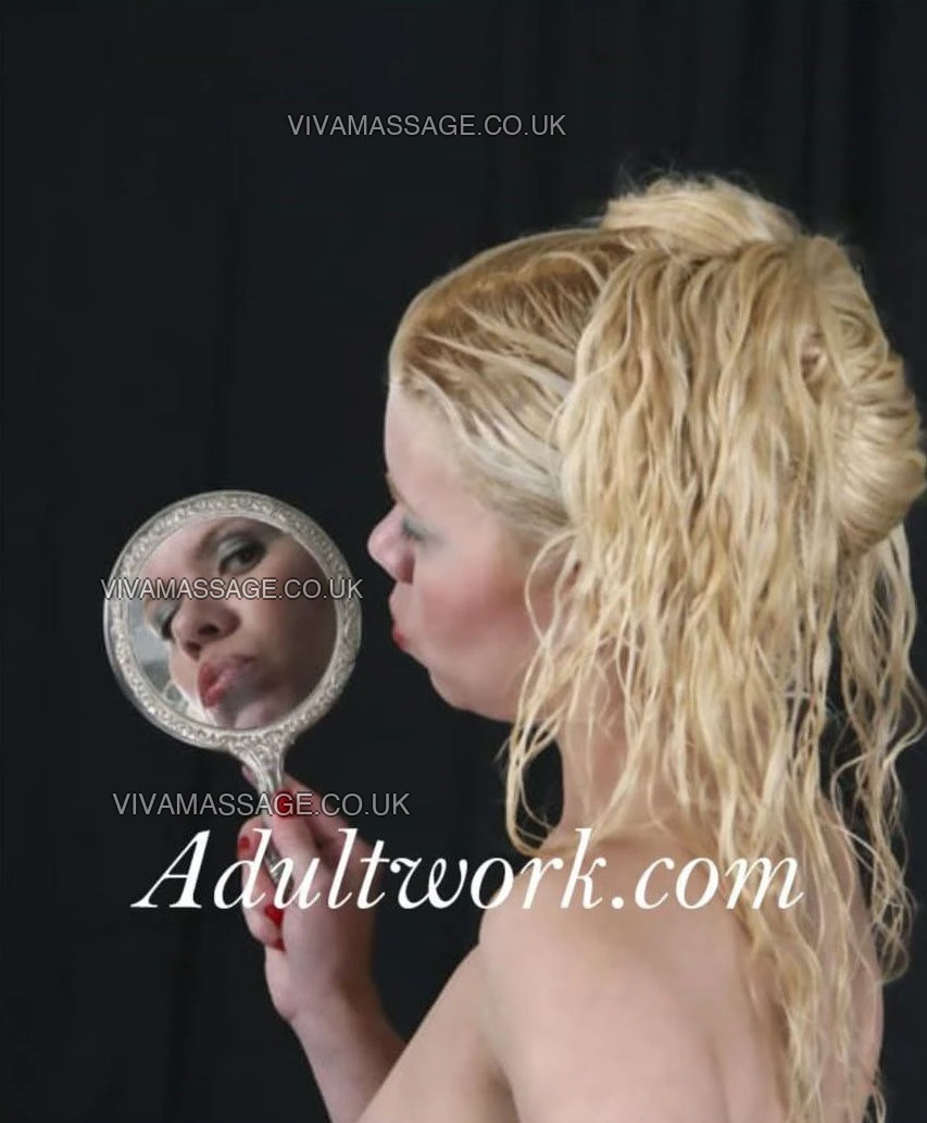 Photo 3 of LEGGY BLONDE