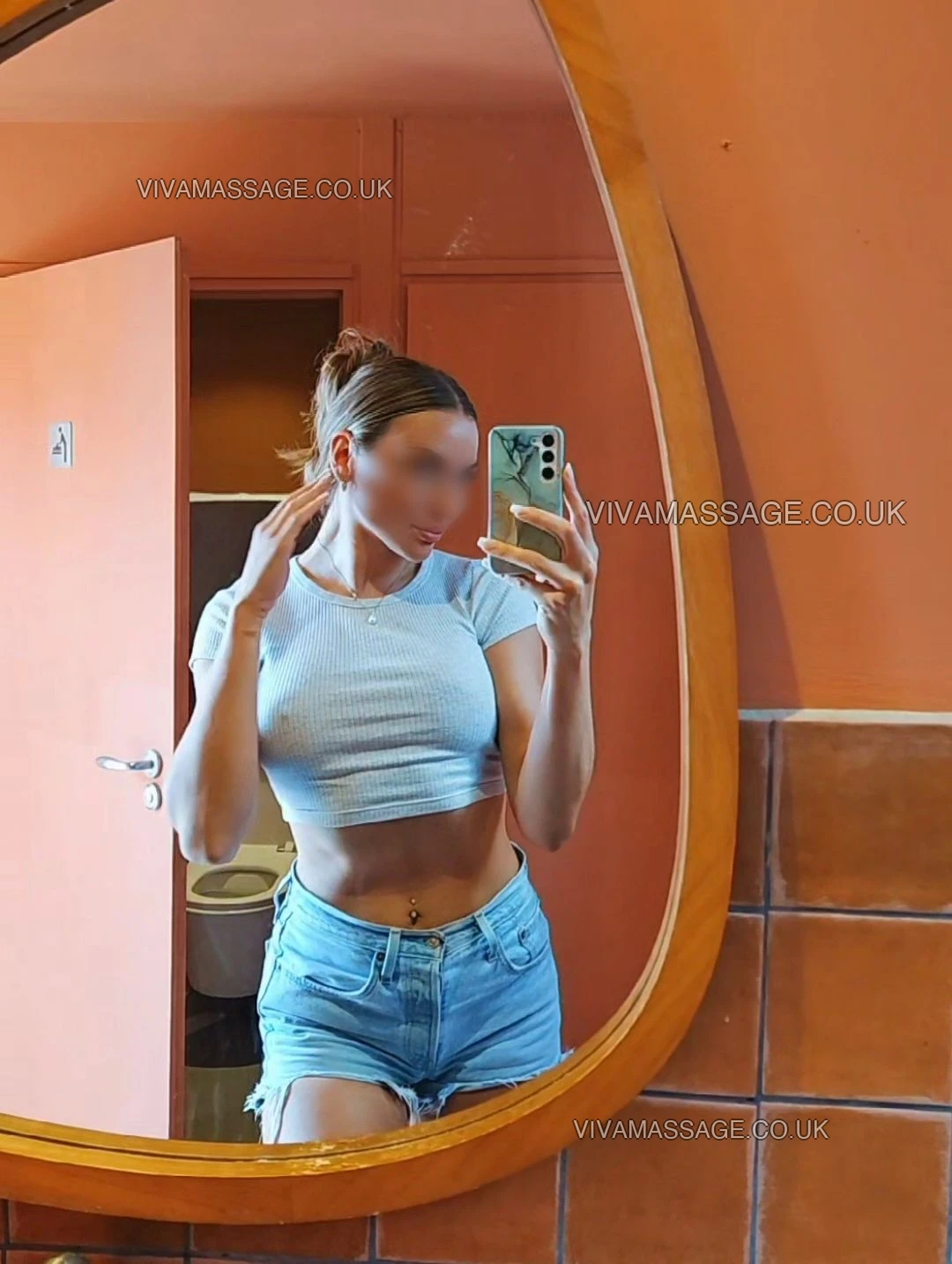 Photo 19 of Christina121