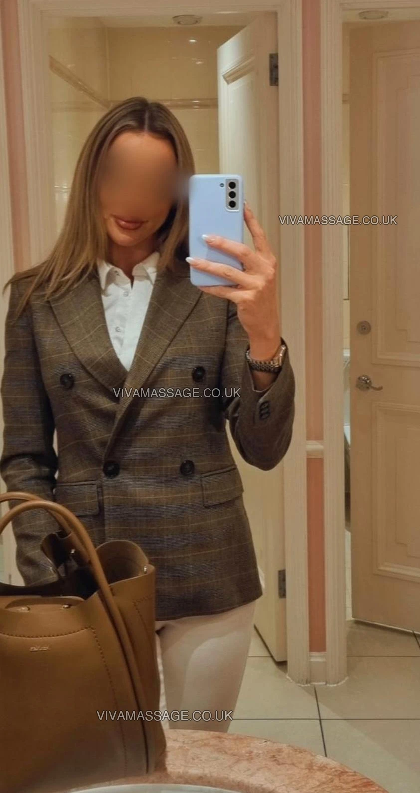 Photo 33 of Christina121