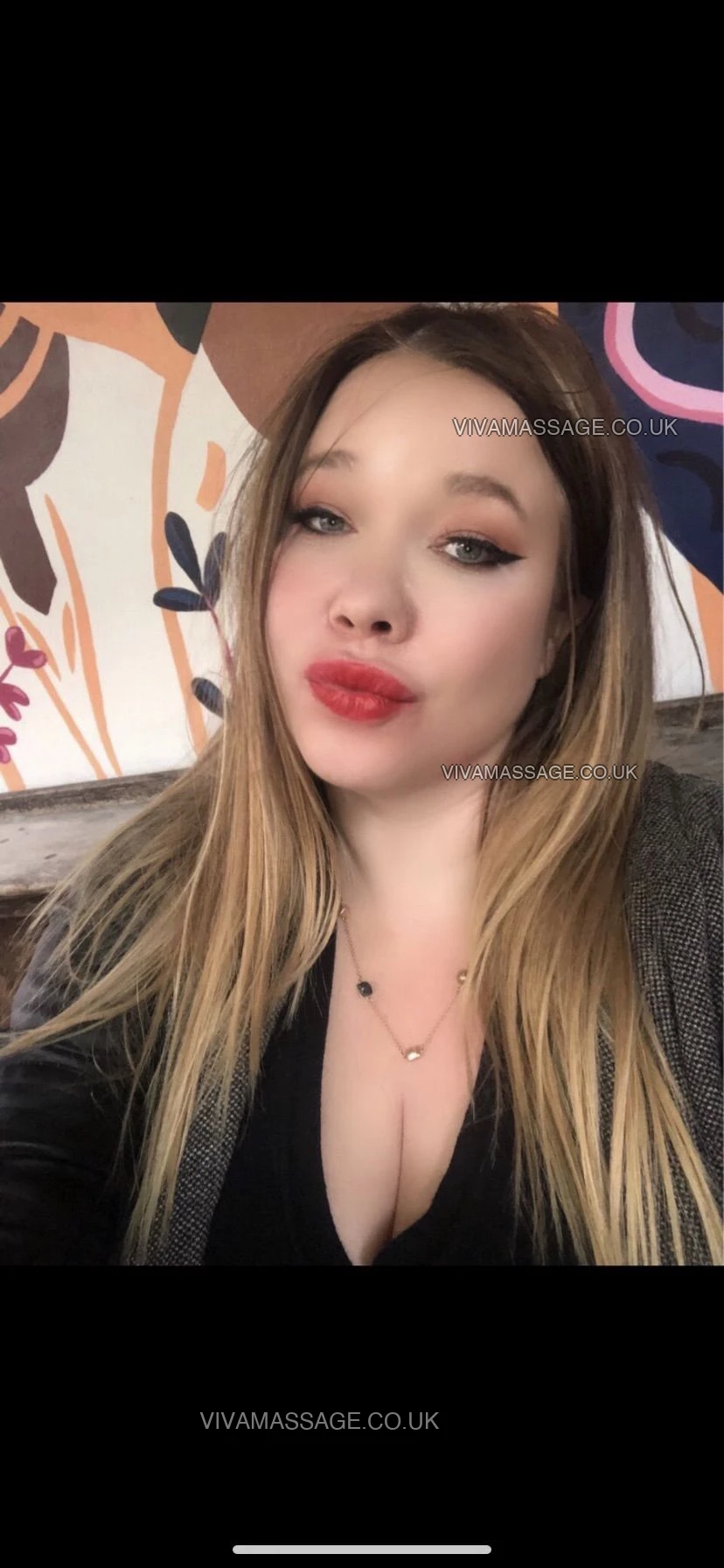 Photo 4 of HannahAlana