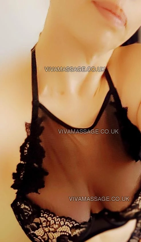 Photo 20 of Alex_Deluxe