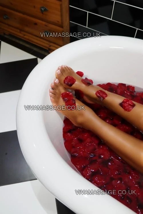 Photo 72 of FarahDelaney