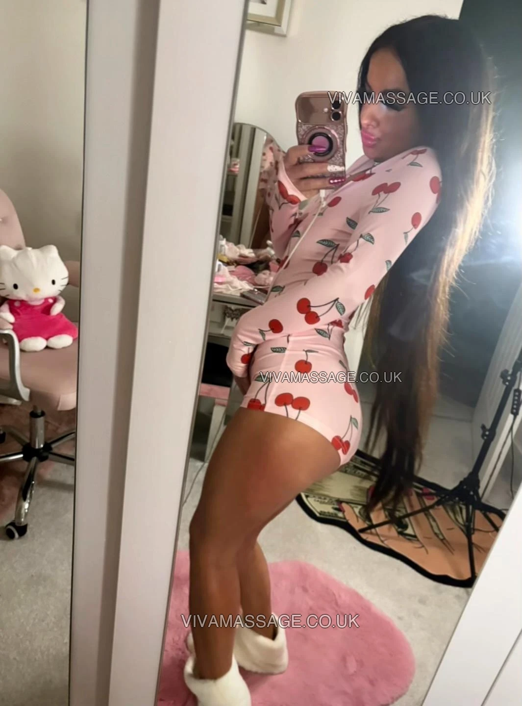 Photo 175 of EnglishBarbieVioletX