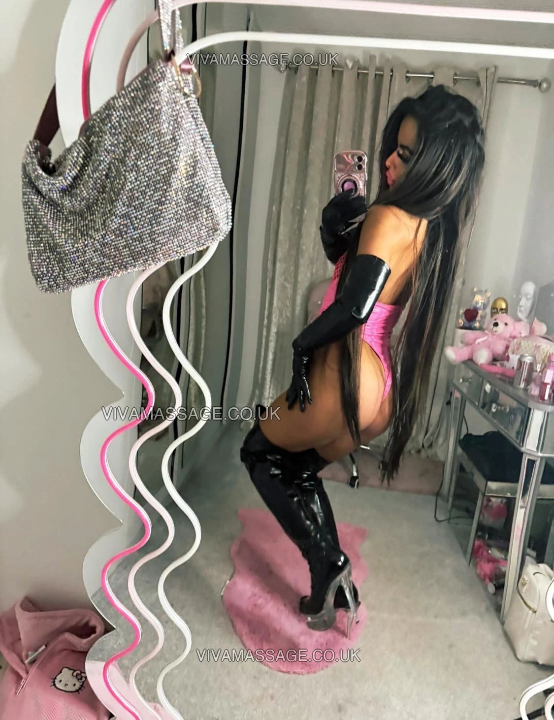 Photo 177 of EnglishBarbieVioletX