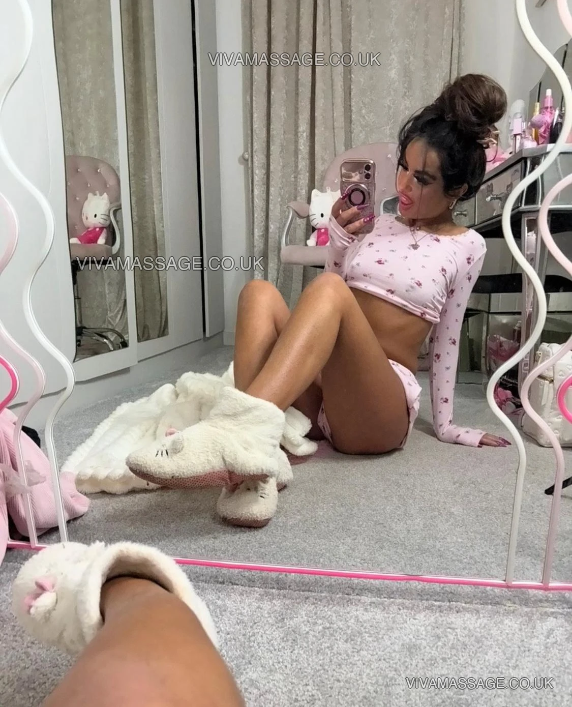 Photo 107 of EnglishBarbieVioletX