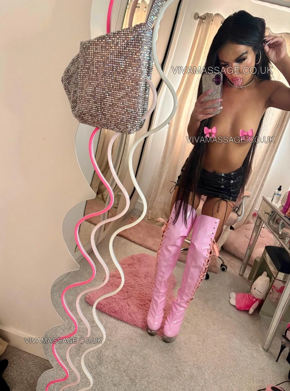 Photo 117 of EnglishBarbieVioletX