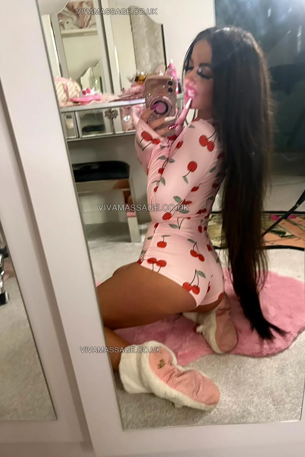 Photo 141 of EnglishBarbieVioletX