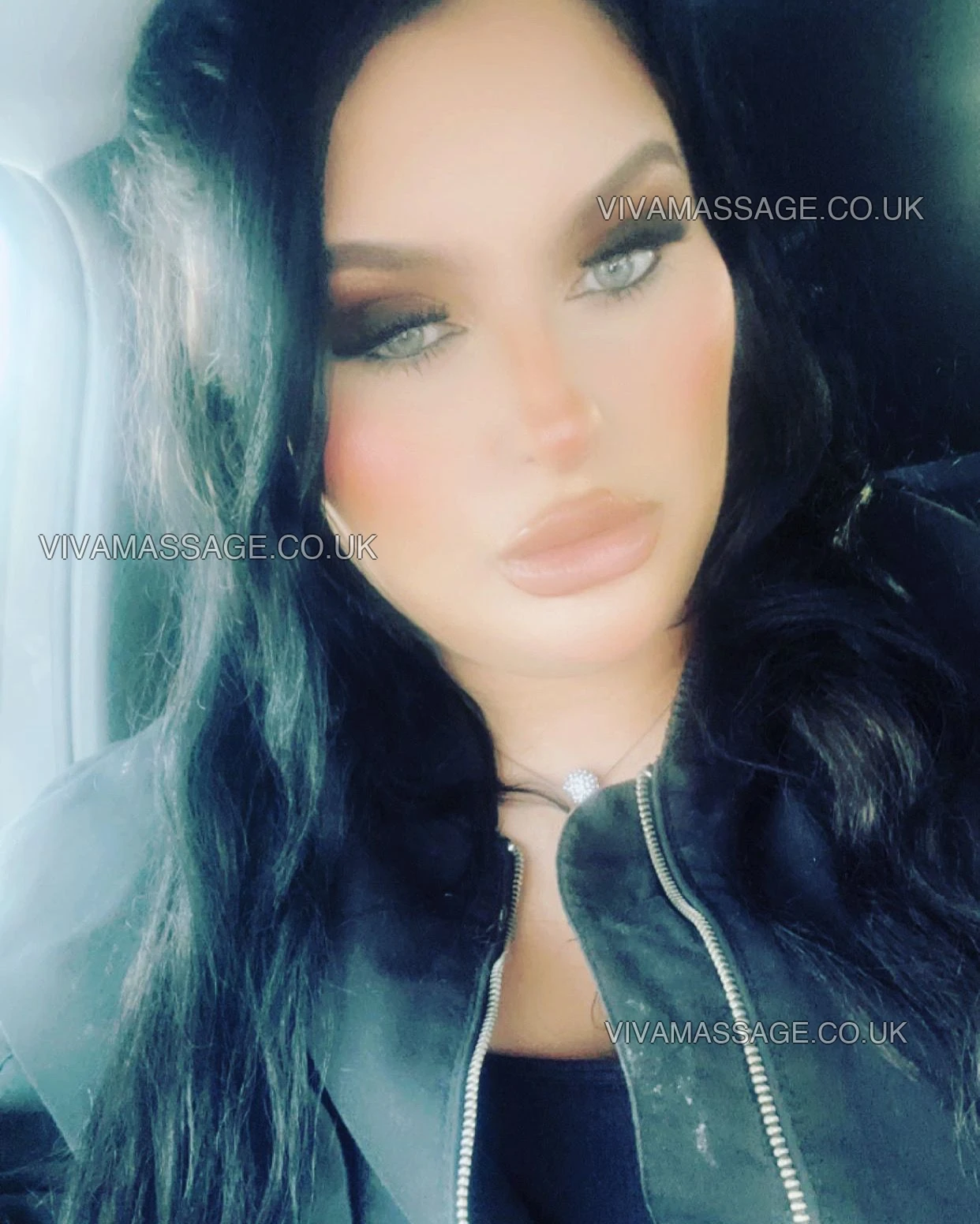 Photo 46 of THE  QUEEN