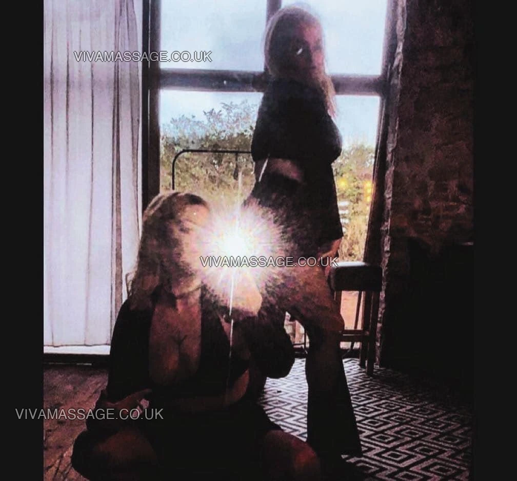 Photo 48 of THE  QUEEN