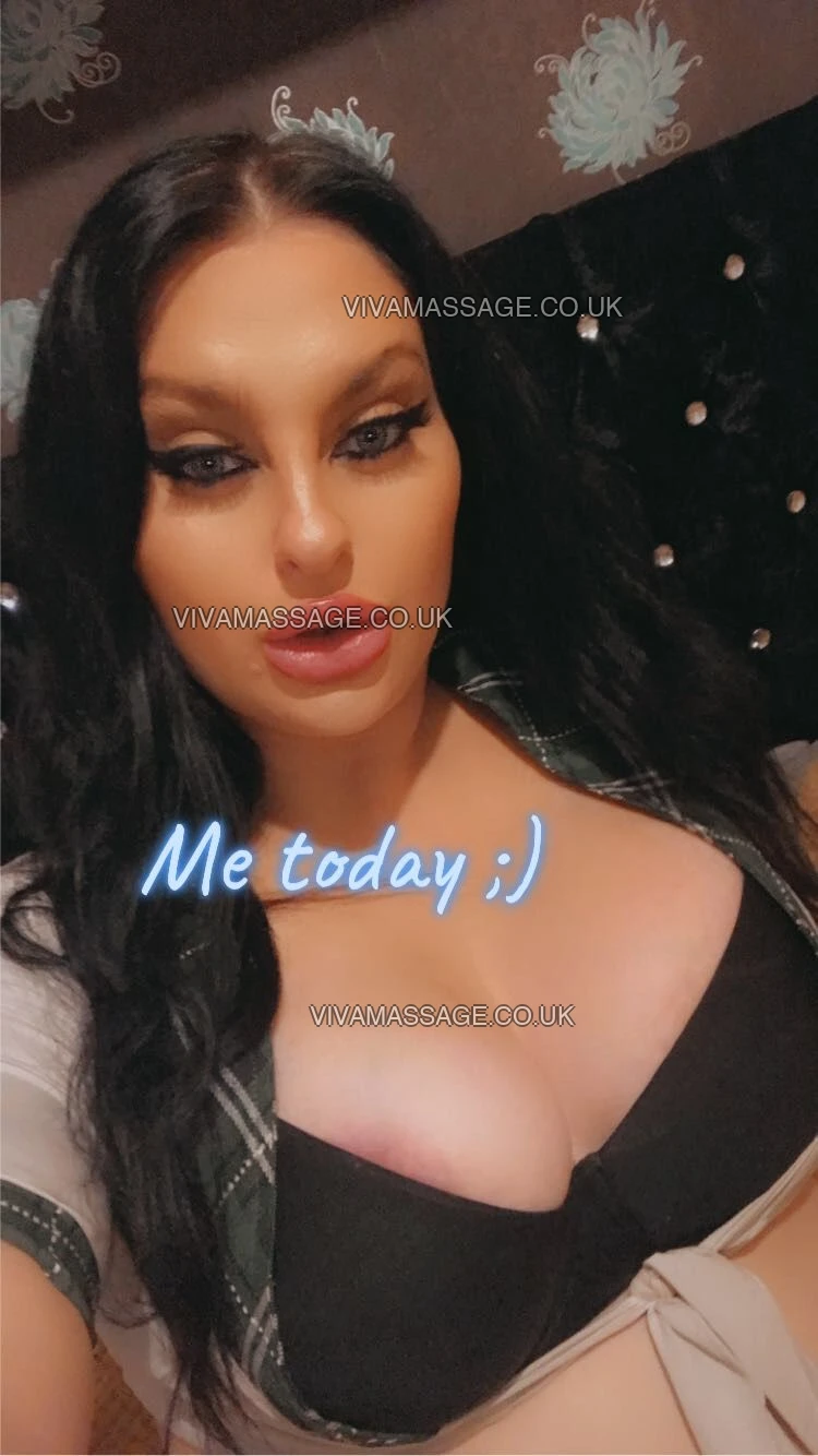 Photo 60 of THE  QUEEN