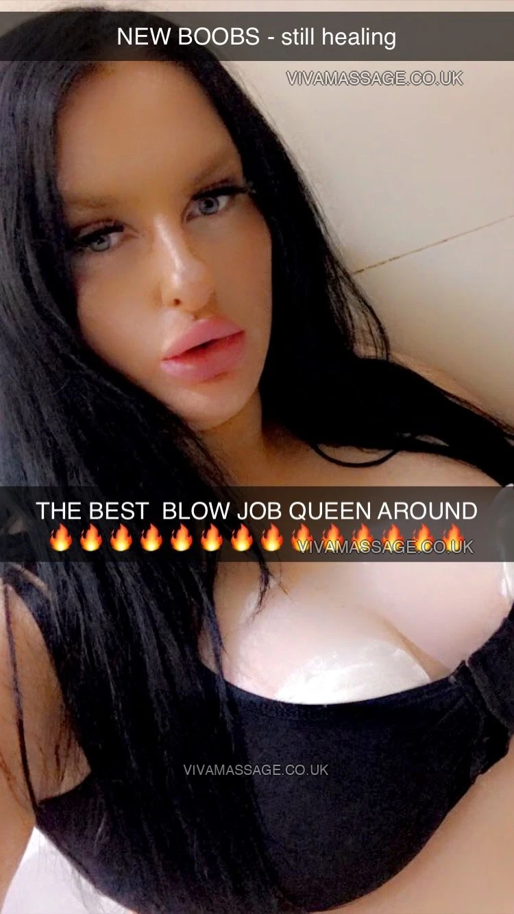 Photo 67 of THE  QUEEN