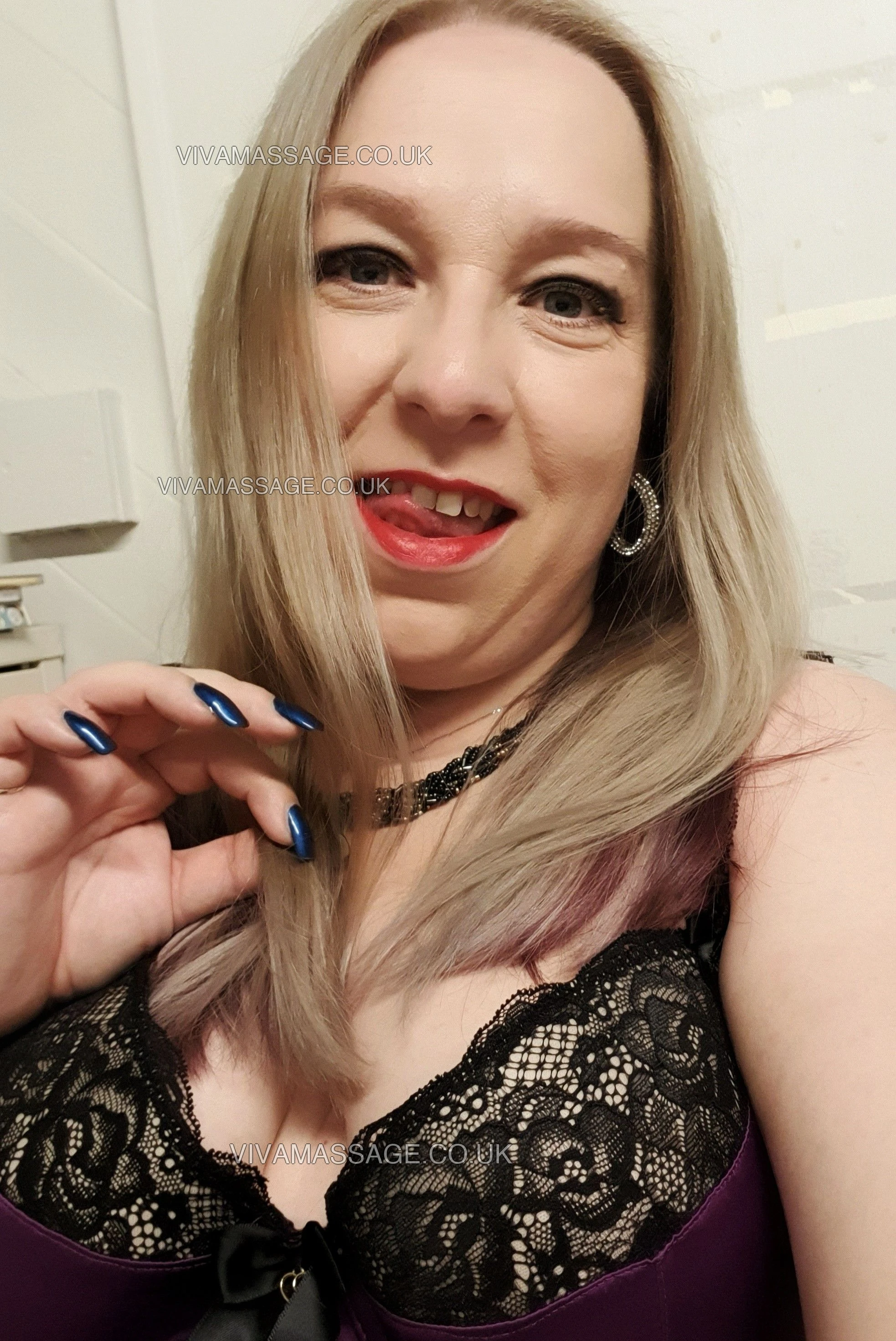 Photo 21 of SelenaSecret