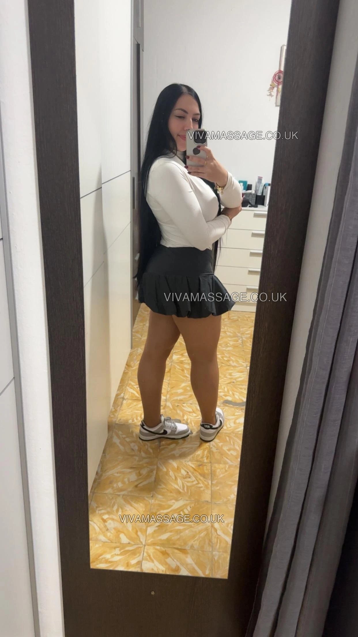 Photo 3 of Lara-Spanish