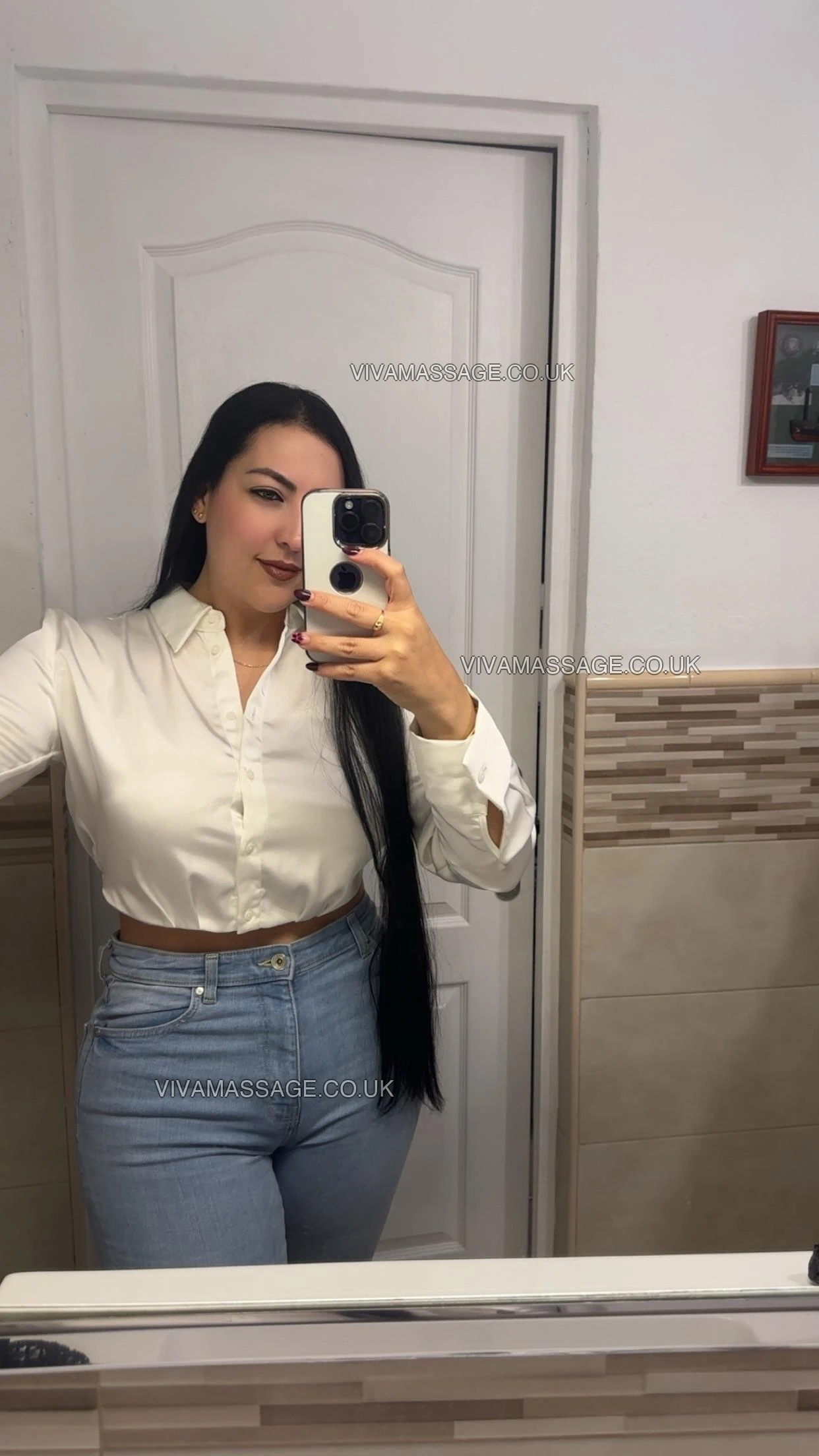 Photo 15 of Lara-Spanish