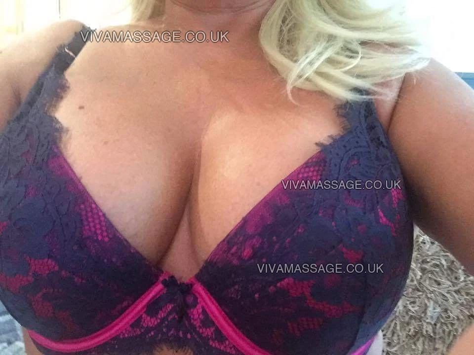 Photo 24 of roxyjojo