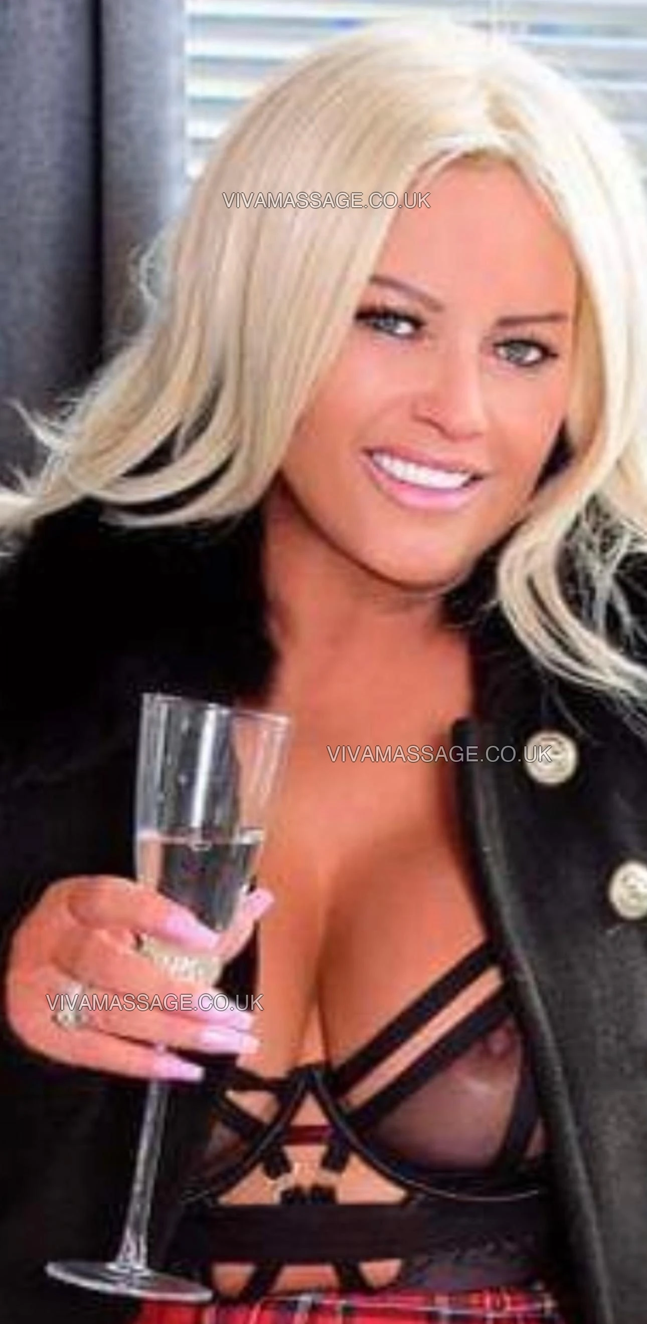 Photo 10 of roxyjojo