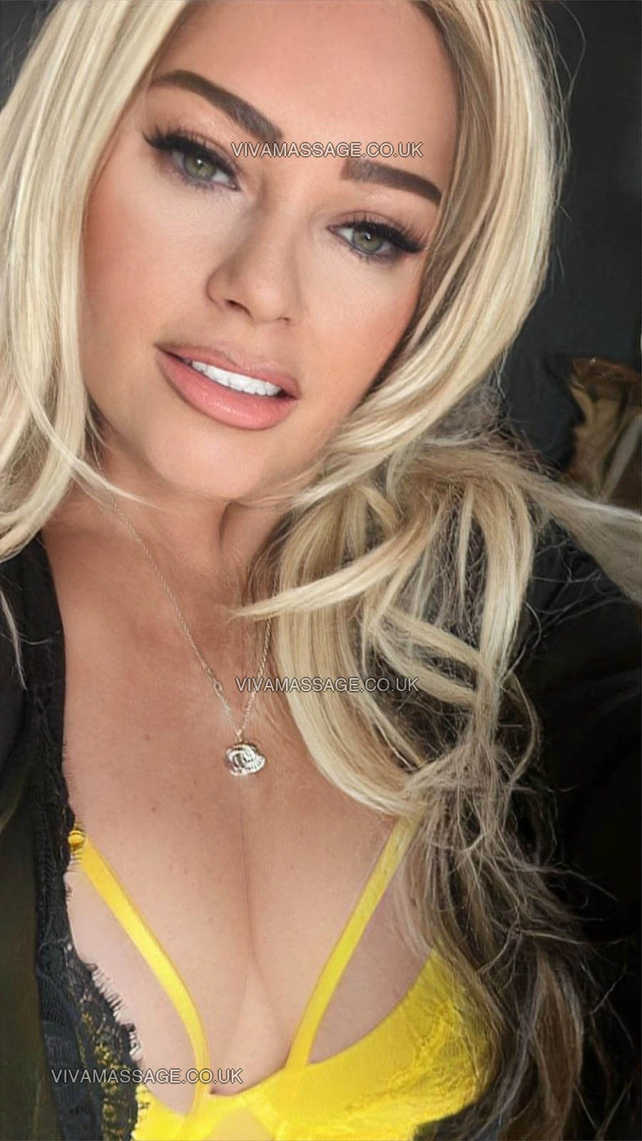 Photo 14 of roxyjojo