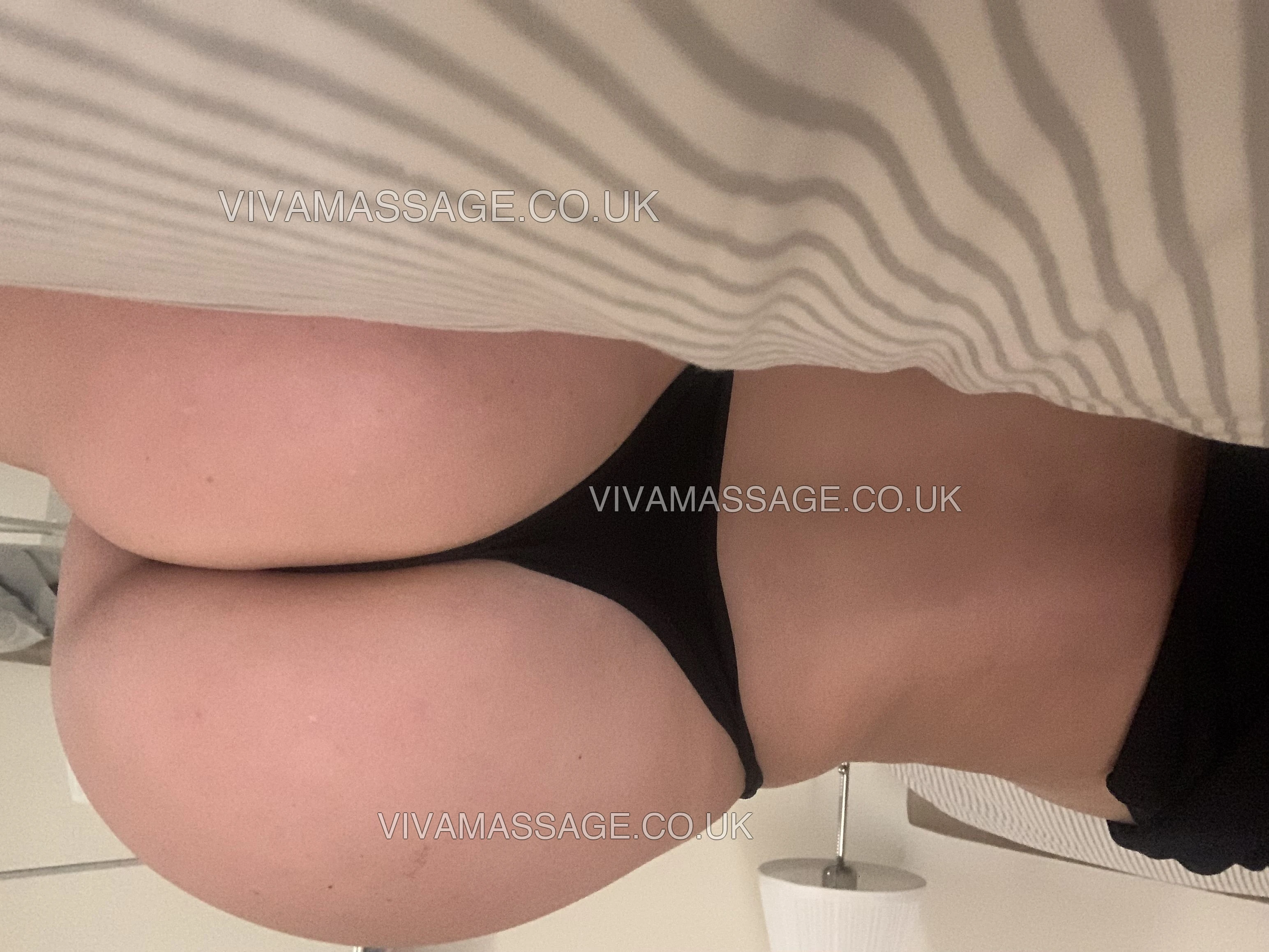 Photo 17 of English_Charlotte94