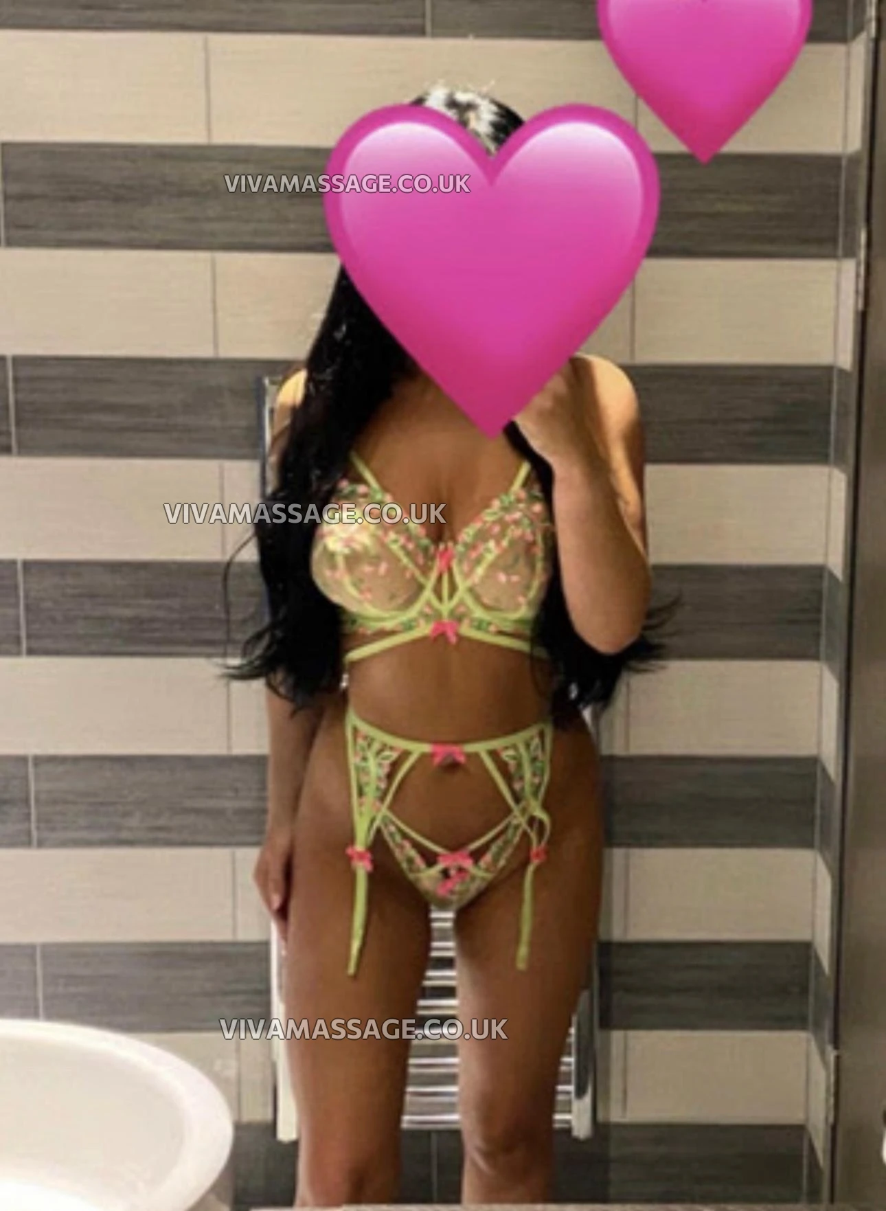 Photo 3 of Maisie_xox