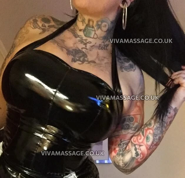 Photo 40 of Userfriendly Frenchy