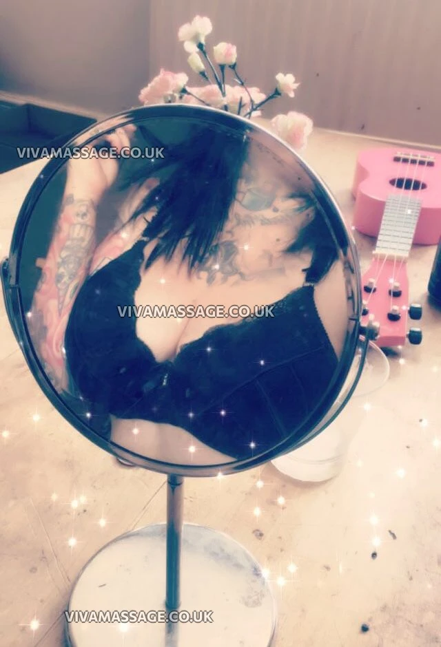 Photo 82 of Userfriendly Frenchy