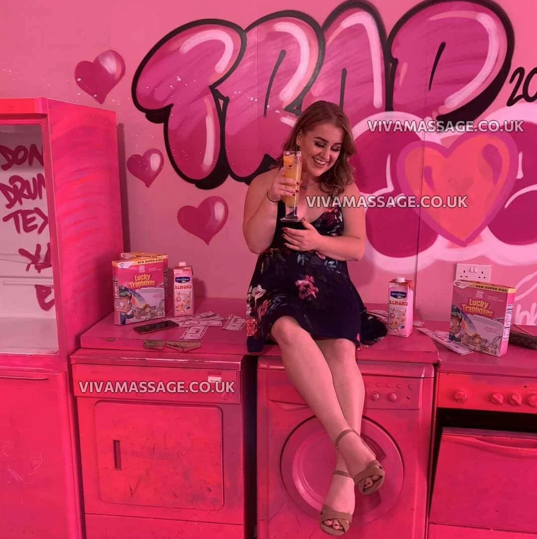 Photo 41 of English Cindy