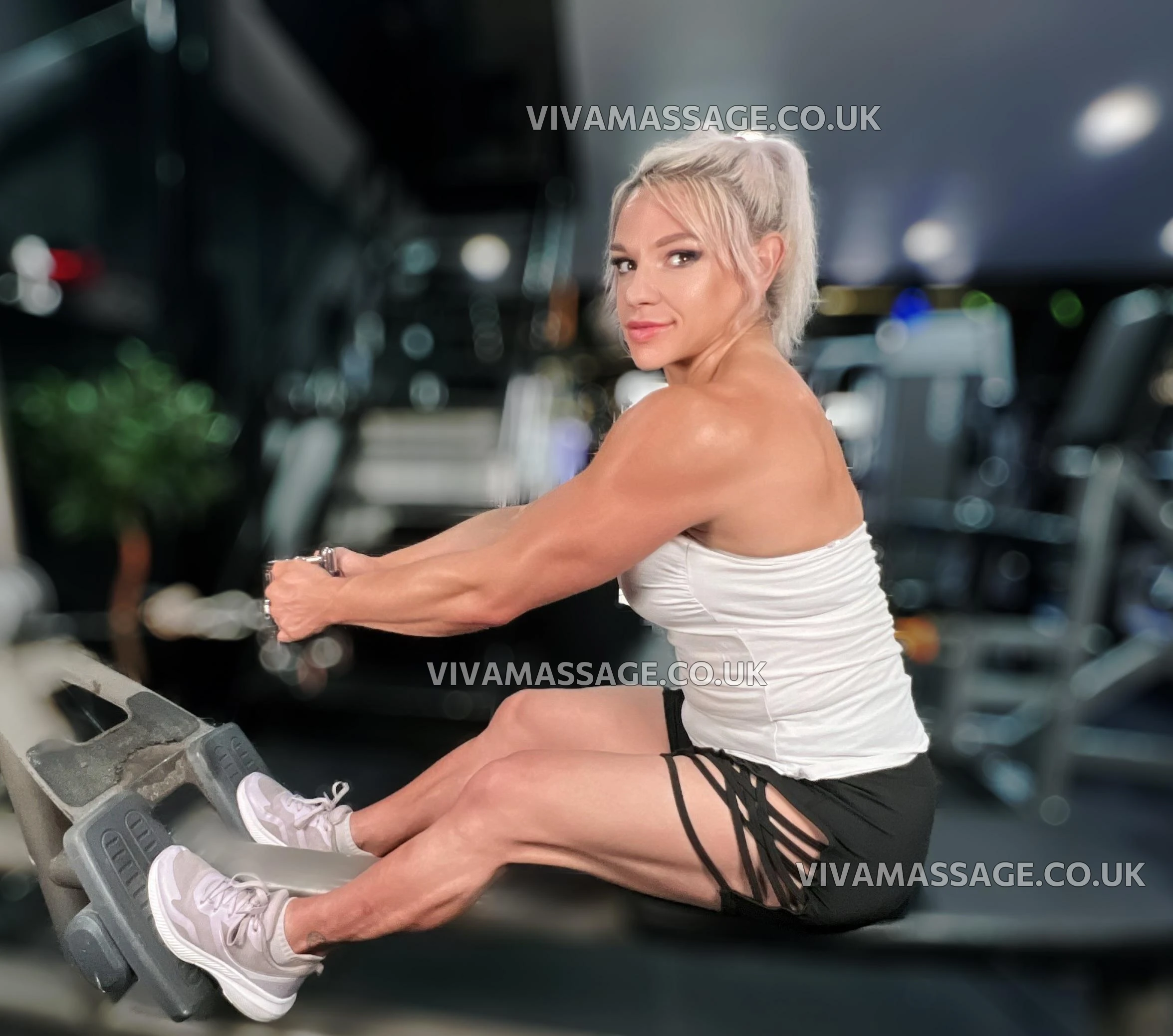 Photo 8 of Gizzie Muscle Girl 