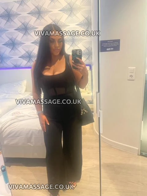 Photo 19 of Jen Coxx