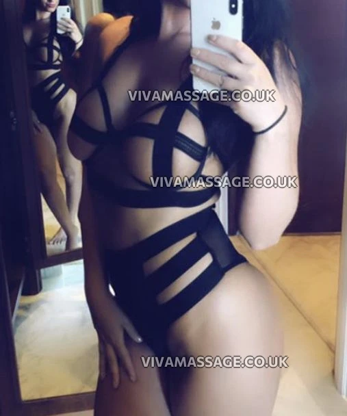 Photo 6 of Amelie Parker