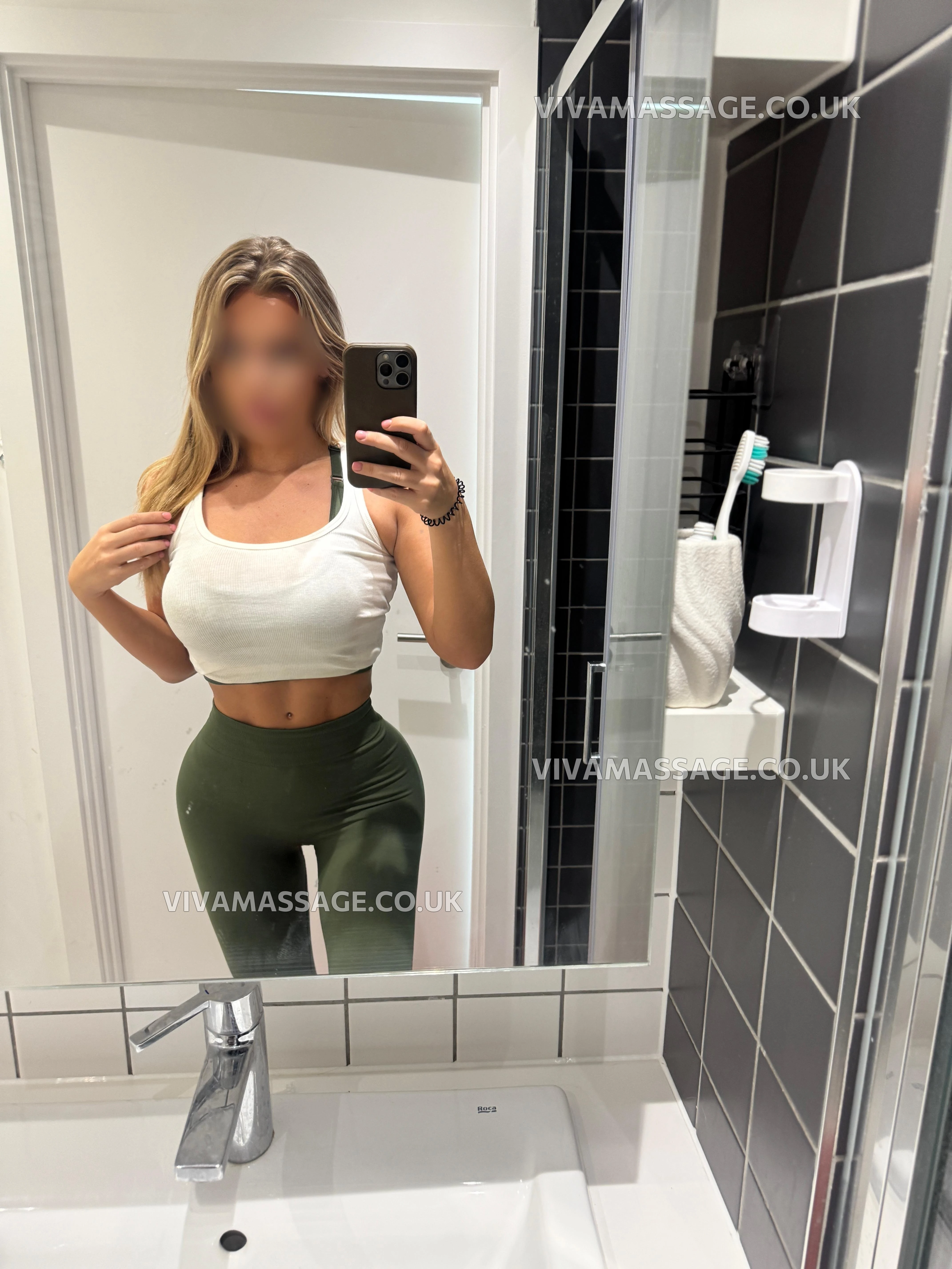 Photo 5 of English-Courtney