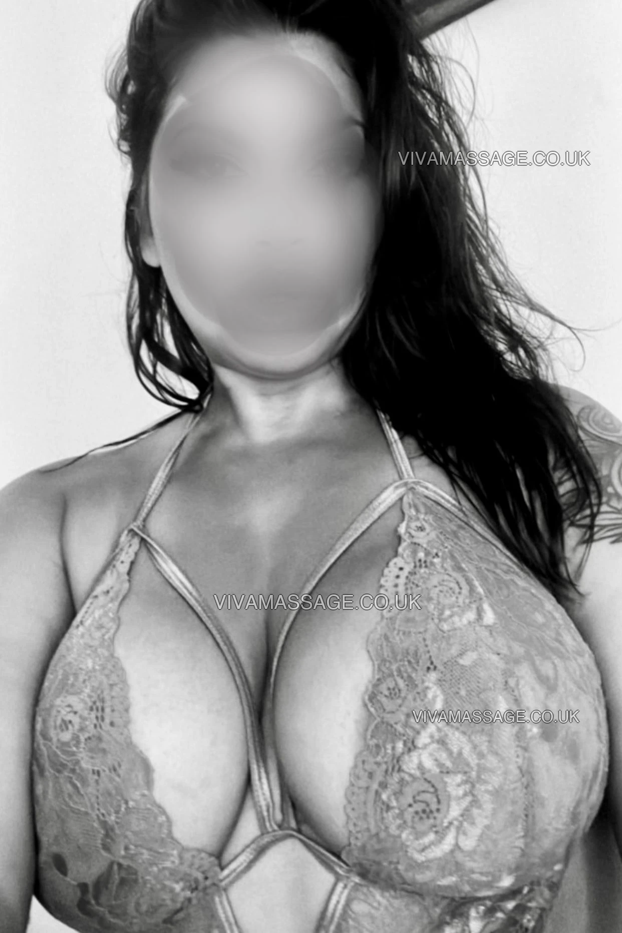 Photo 10 of AsianBombshellUK 