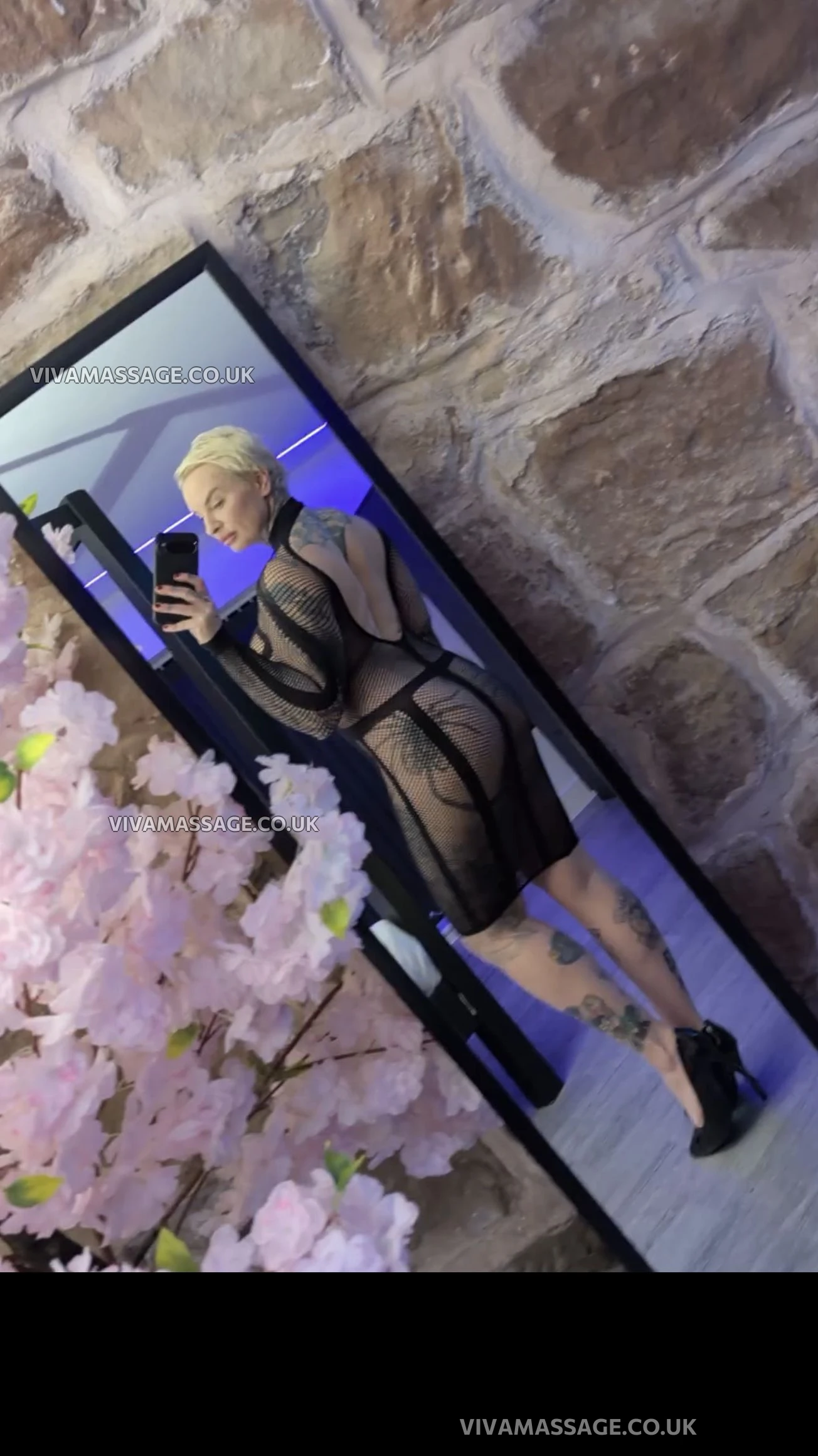 Photo 103 of Georgie Dix