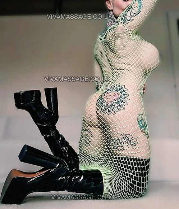 Photo 1 of Georgie Dix