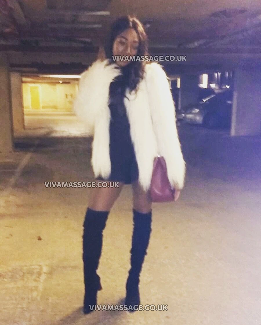 Photo 32 of BrunaGirlxo