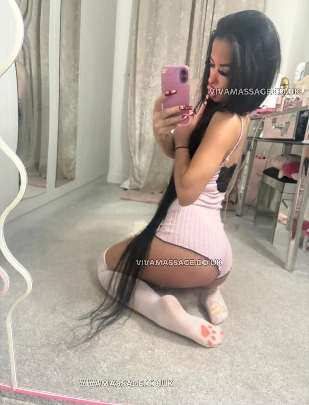 Photo 1 of EnglishBarbieVioletX